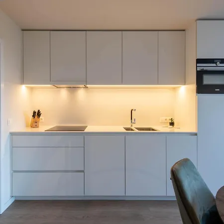 Apartment Plaza Z22 Located Near The *